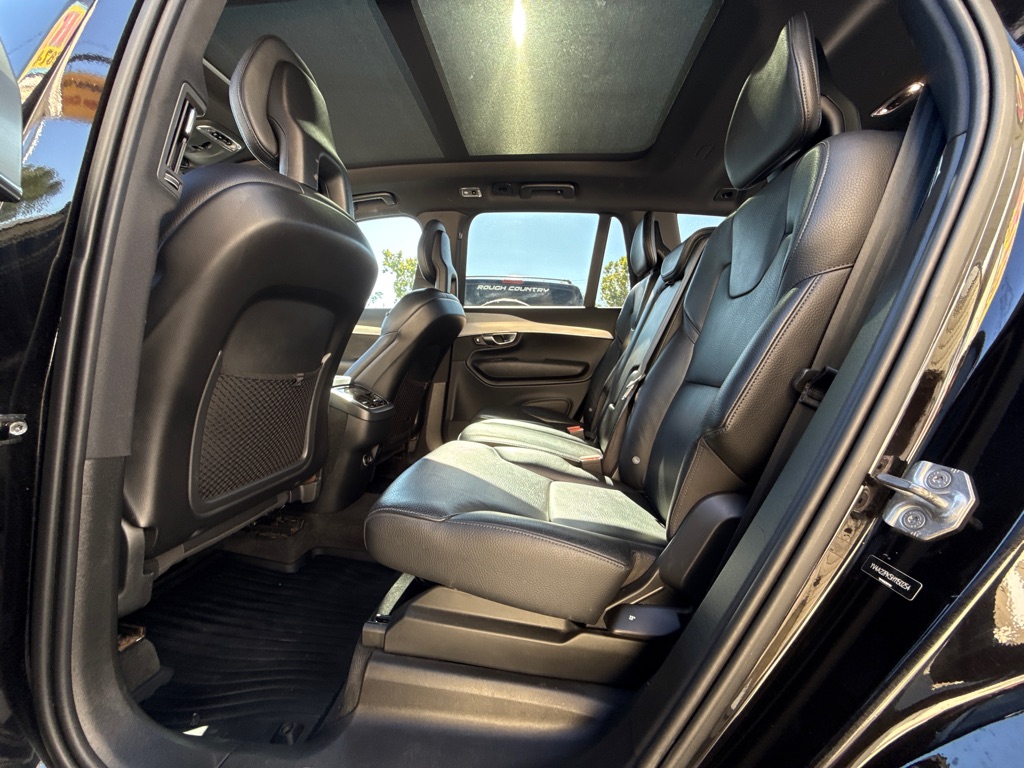 Photo 14 of this VOLVO XC90