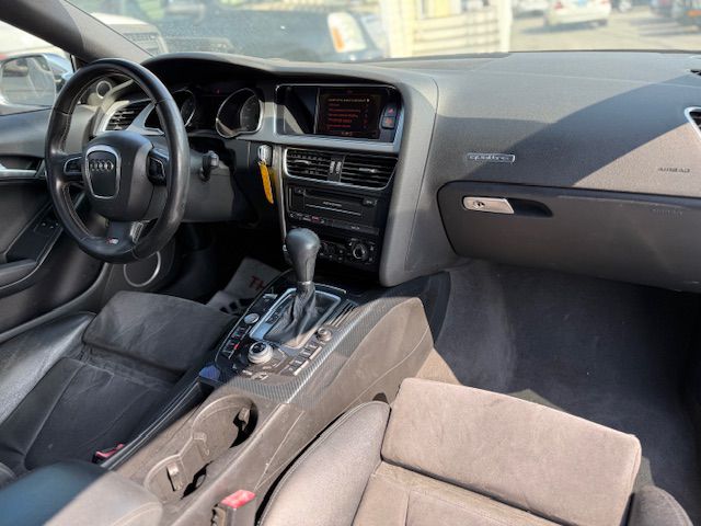 Photo 12 of this AUDI S5