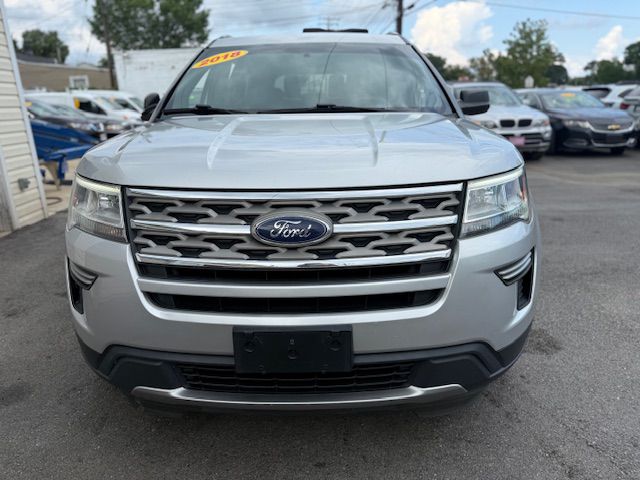 Photo 3 of this FORD EXPLORER
