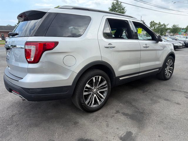 Photo 6 of this FORD EXPLORER
