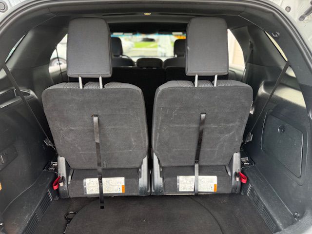 Photo 9 of this FORD EXPLORER