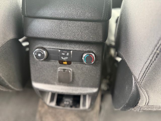 Photo 18 of this FORD EXPLORER