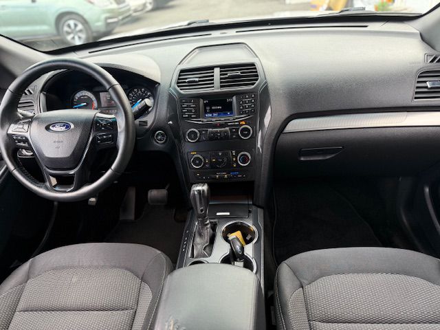 Photo 19 of this FORD EXPLORER