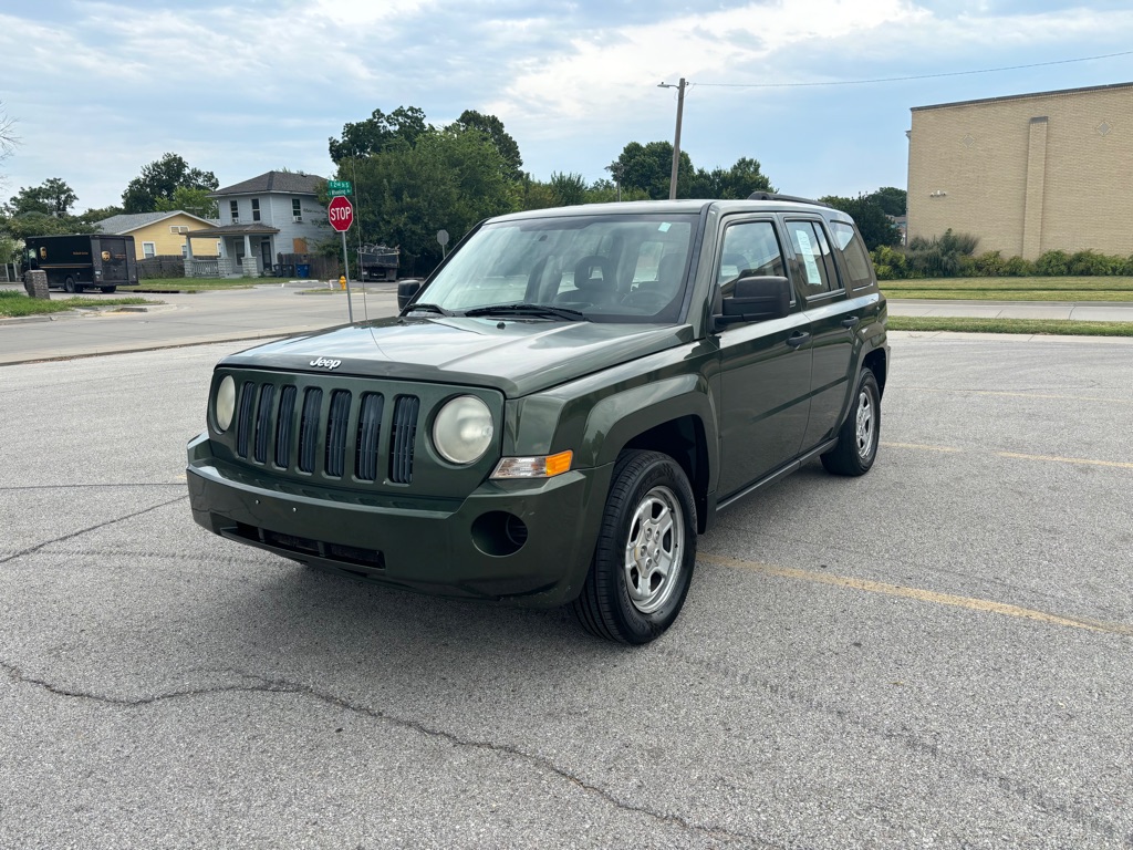 Photo 2 of this JEEP PATRIOT