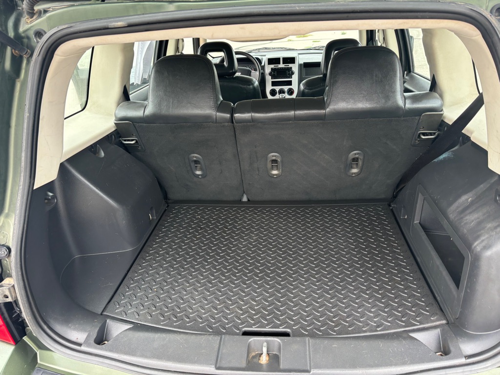 Photo 7 of this JEEP PATRIOT