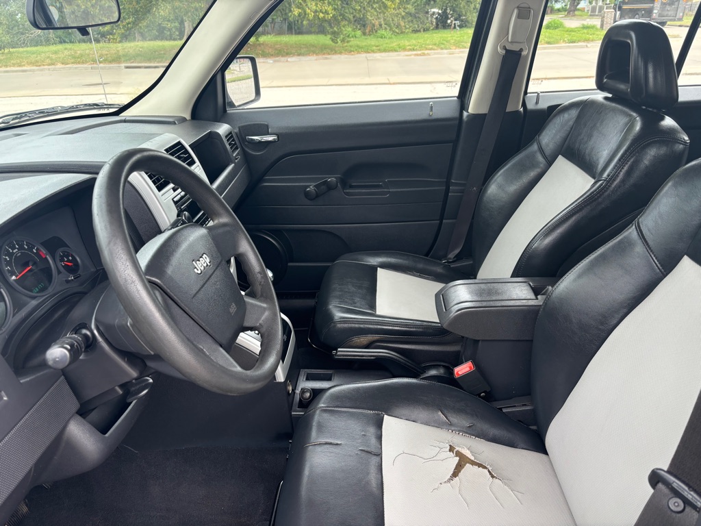 Photo 5 of this JEEP PATRIOT