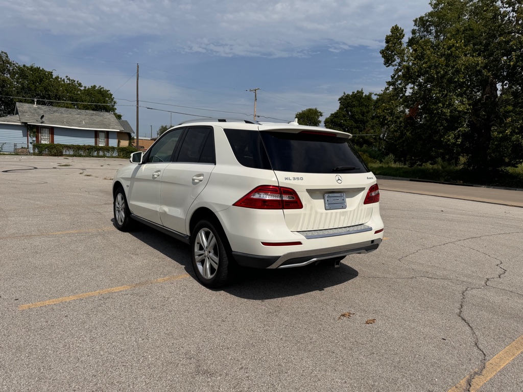Photo 4 of this MERCEDES-BENZ M-CLASS
