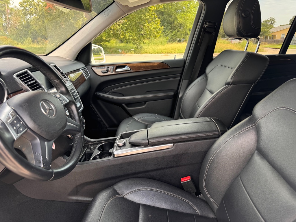 Photo 14 of this MERCEDES-BENZ M-CLASS