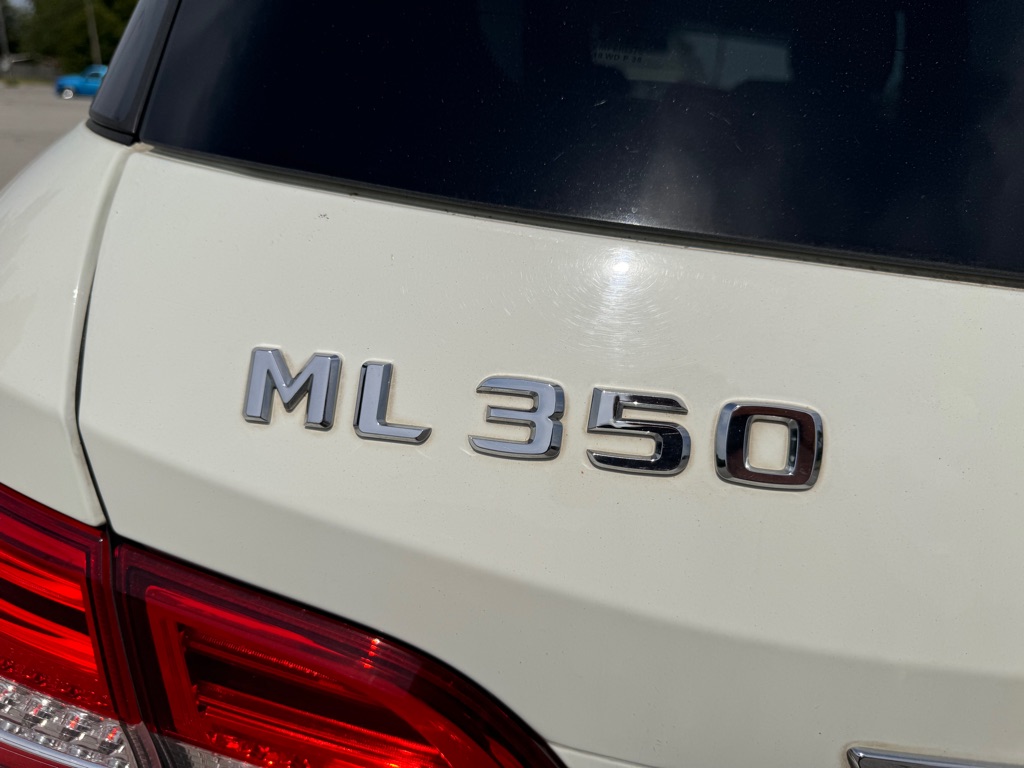 Photo 7 of this MERCEDES-BENZ M-CLASS