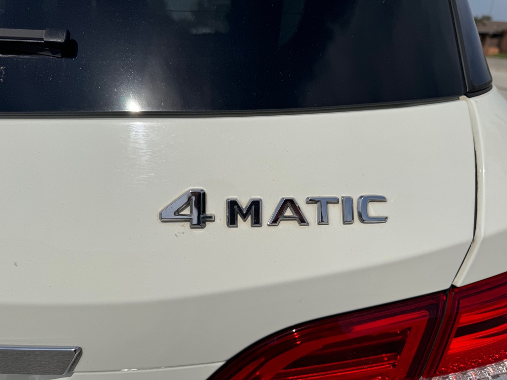 Photo 6 of this MERCEDES-BENZ M-CLASS