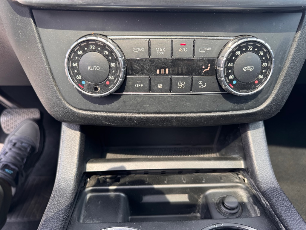 Photo 19 of this MERCEDES-BENZ M-CLASS