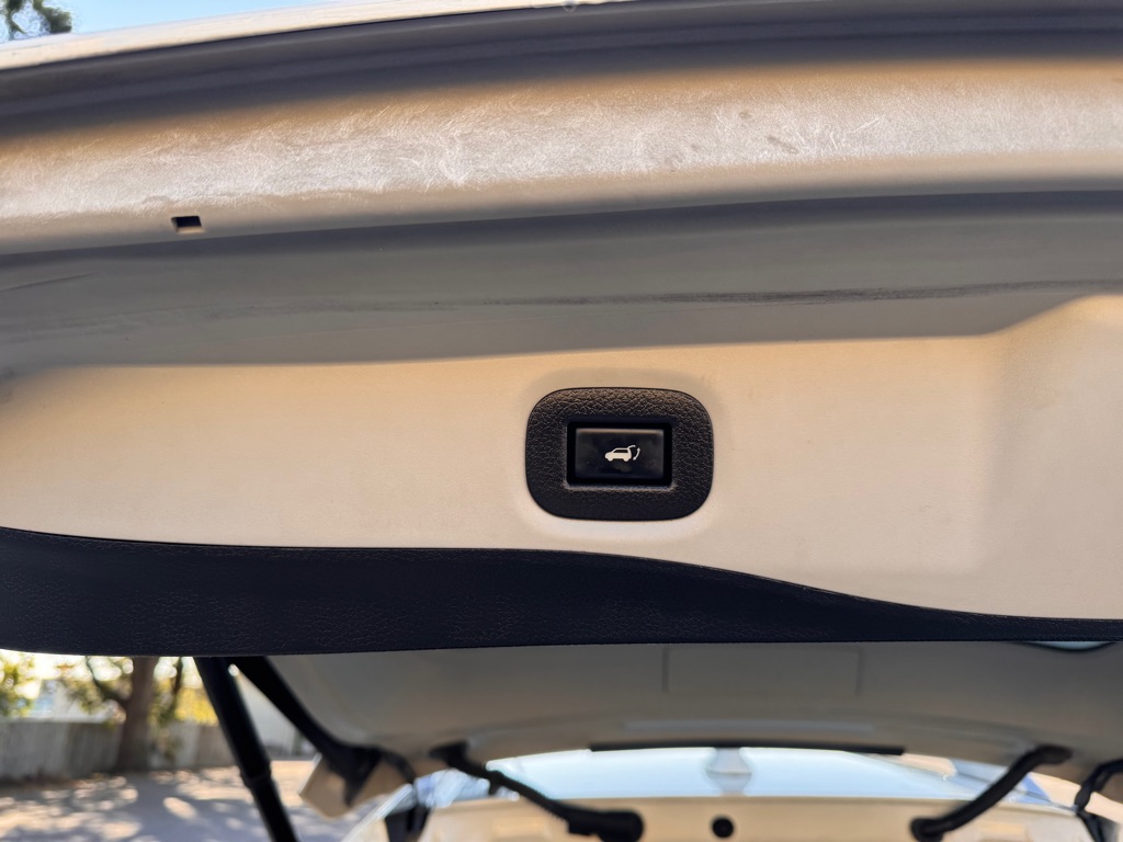 Photo 9 of this NISSAN ROGUE