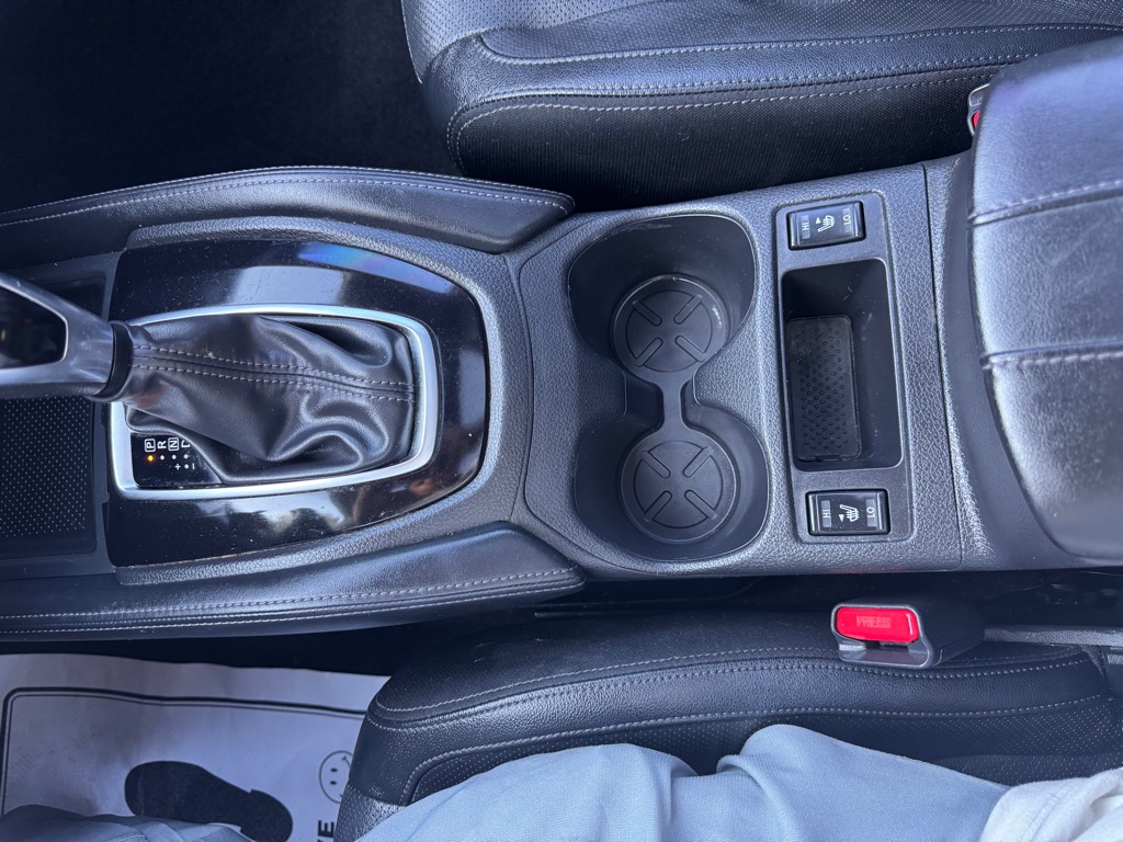 Photo 17 of this NISSAN ROGUE
