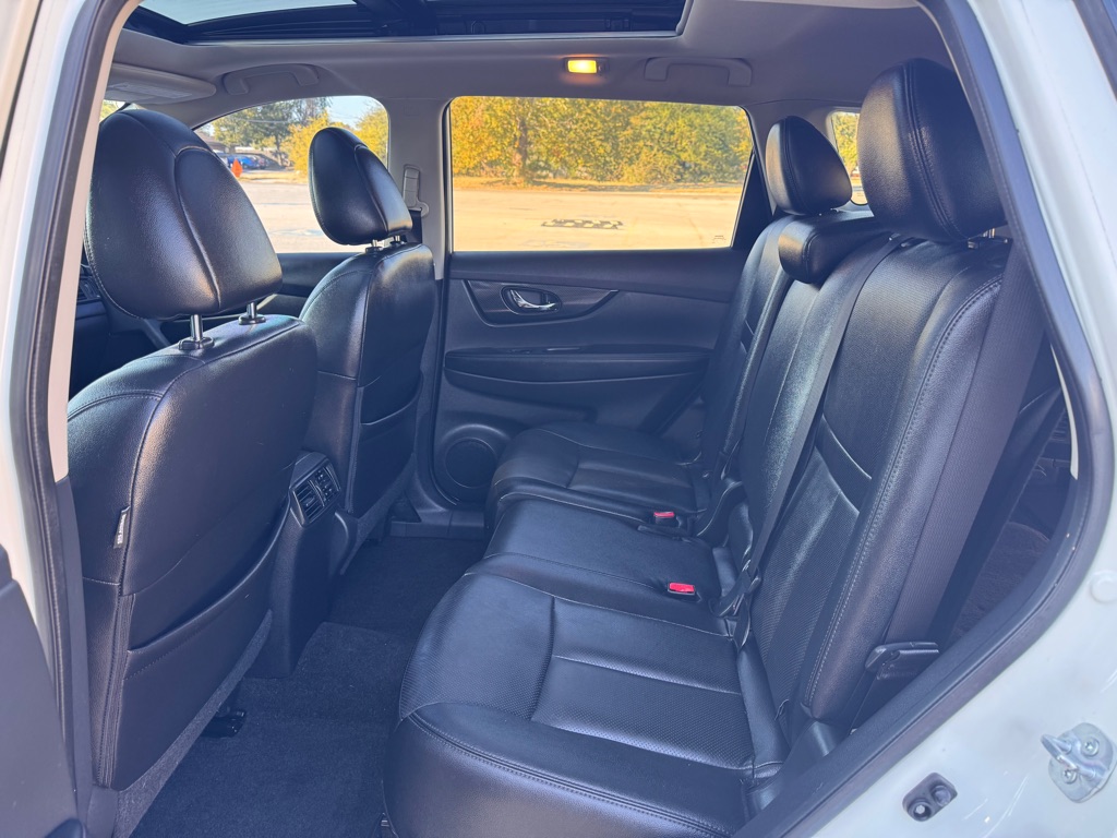 Photo 10 of this NISSAN ROGUE