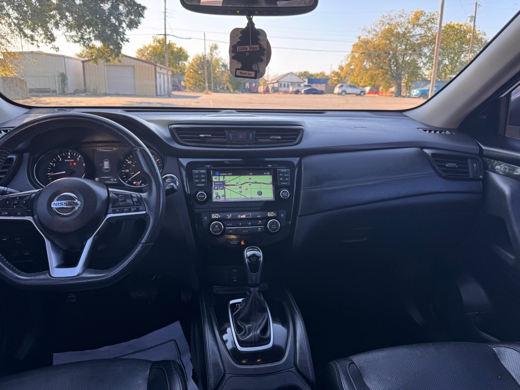 Photo 12 of this NISSAN ROGUE