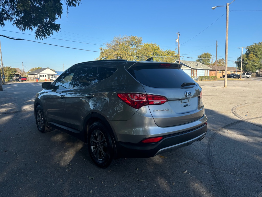 Photo 3 of this HYUNDAI SANTA FE SPORT