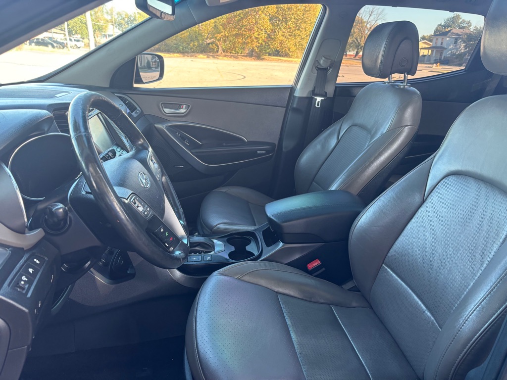 Photo 5 of this HYUNDAI SANTA FE SPORT