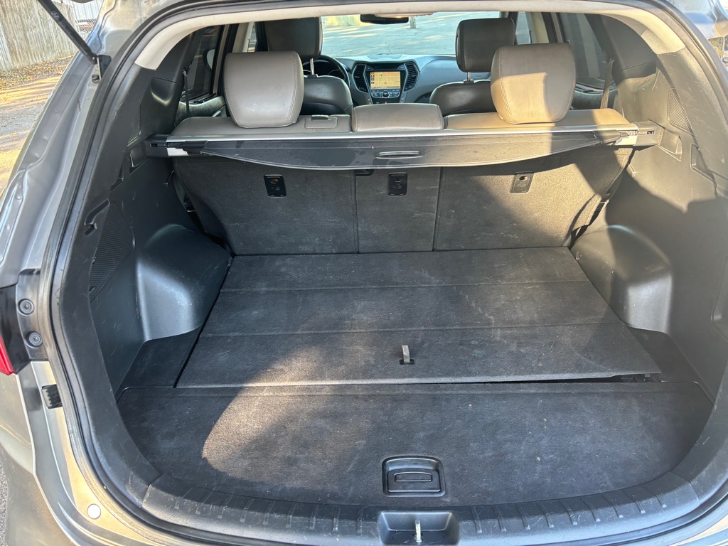 Photo 10 of this HYUNDAI SANTA FE SPORT