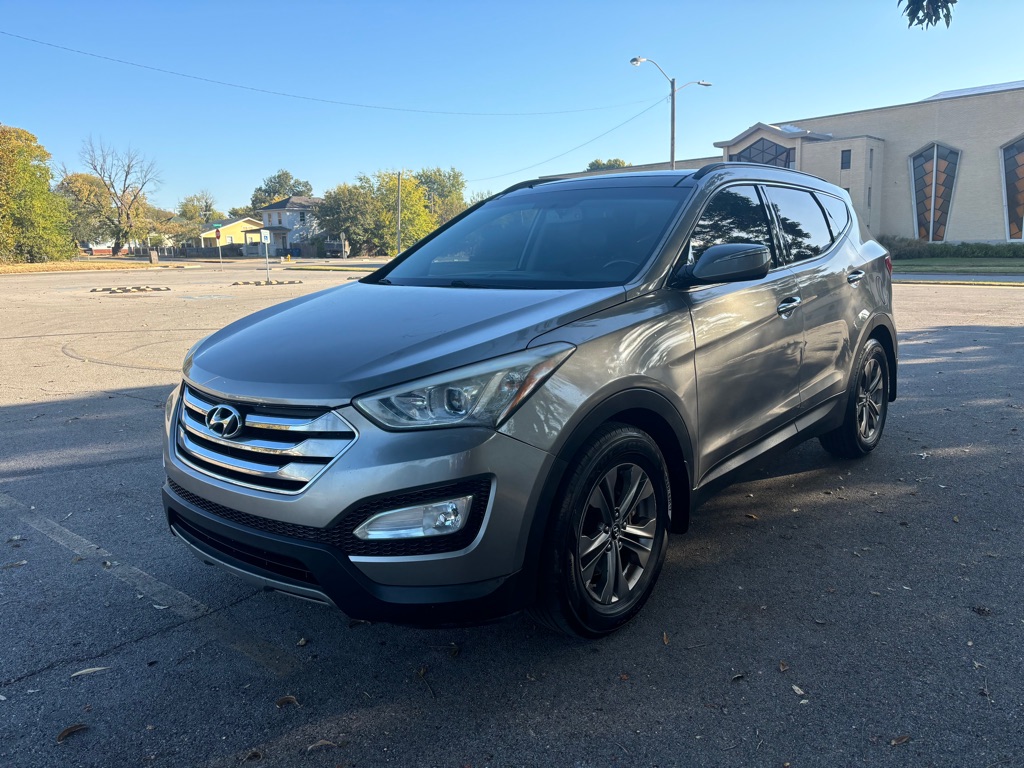Photo 2 of this HYUNDAI SANTA FE SPORT