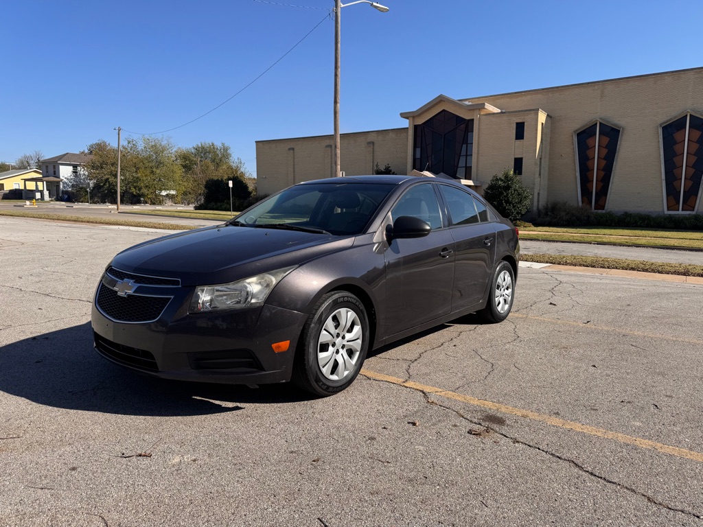Photo 3 of this CHEVROLET CRUZE