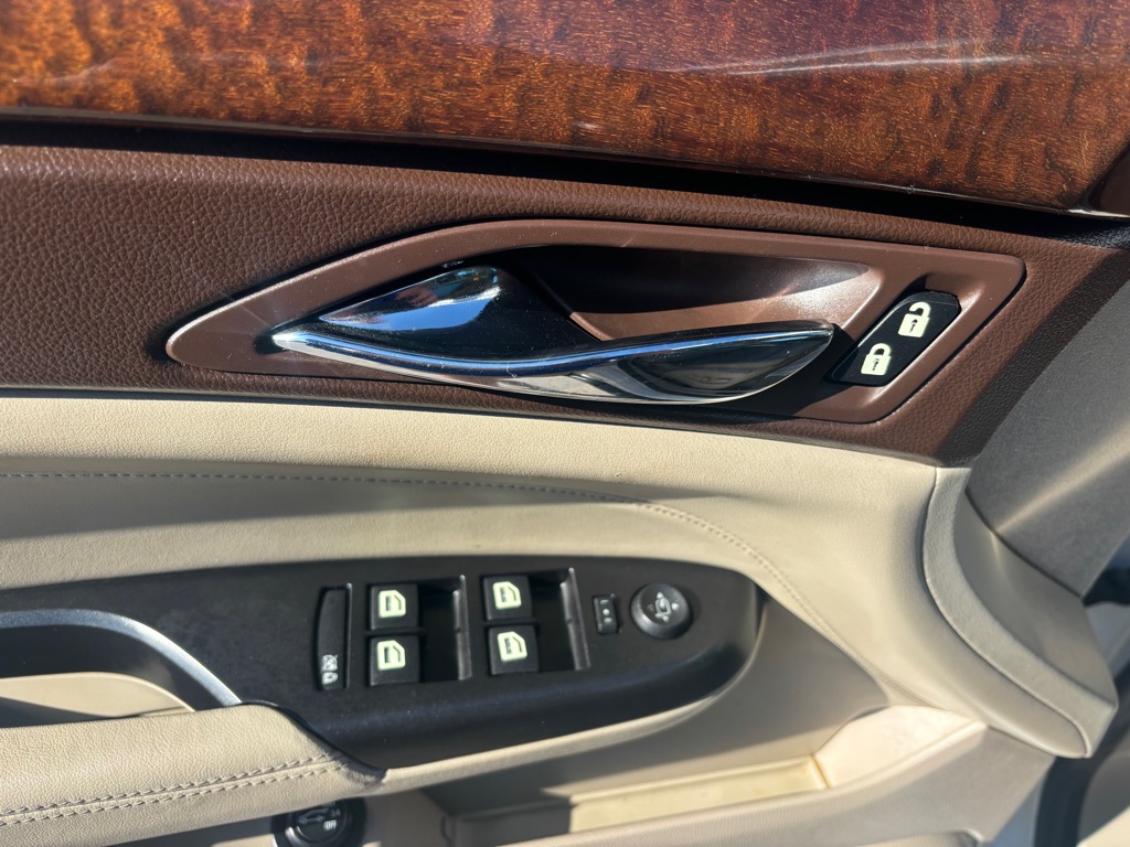 Photo 12 of this CADILLAC SRX