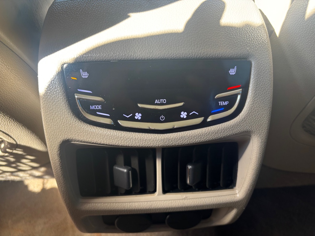 Photo 10 of this CADILLAC SRX