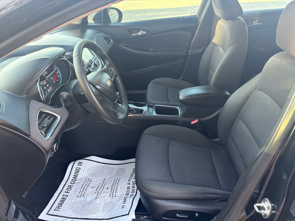 Photo 5 of this CHEVROLET CRUZE