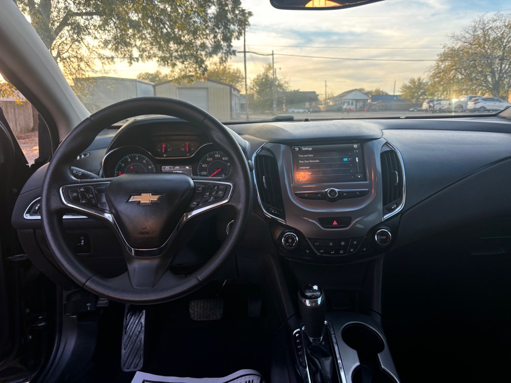 Photo 7 of this CHEVROLET CRUZE