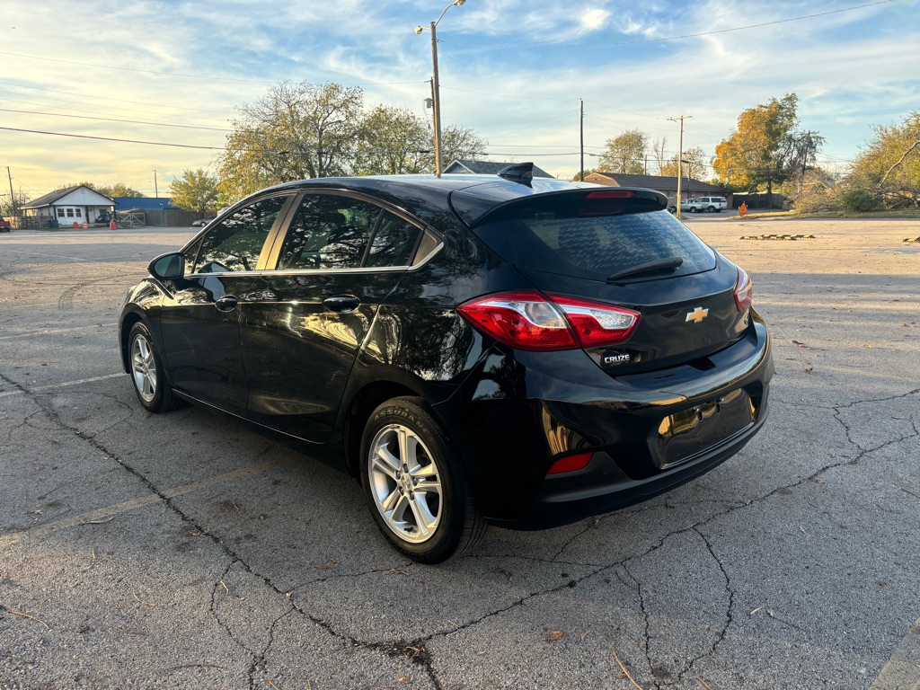 Photo 3 of this CHEVROLET CRUZE