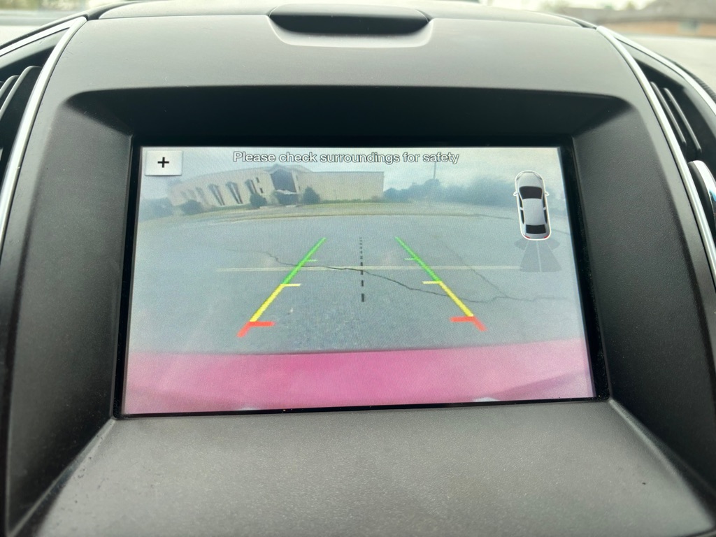 Photo 9 of this FORD EDGE