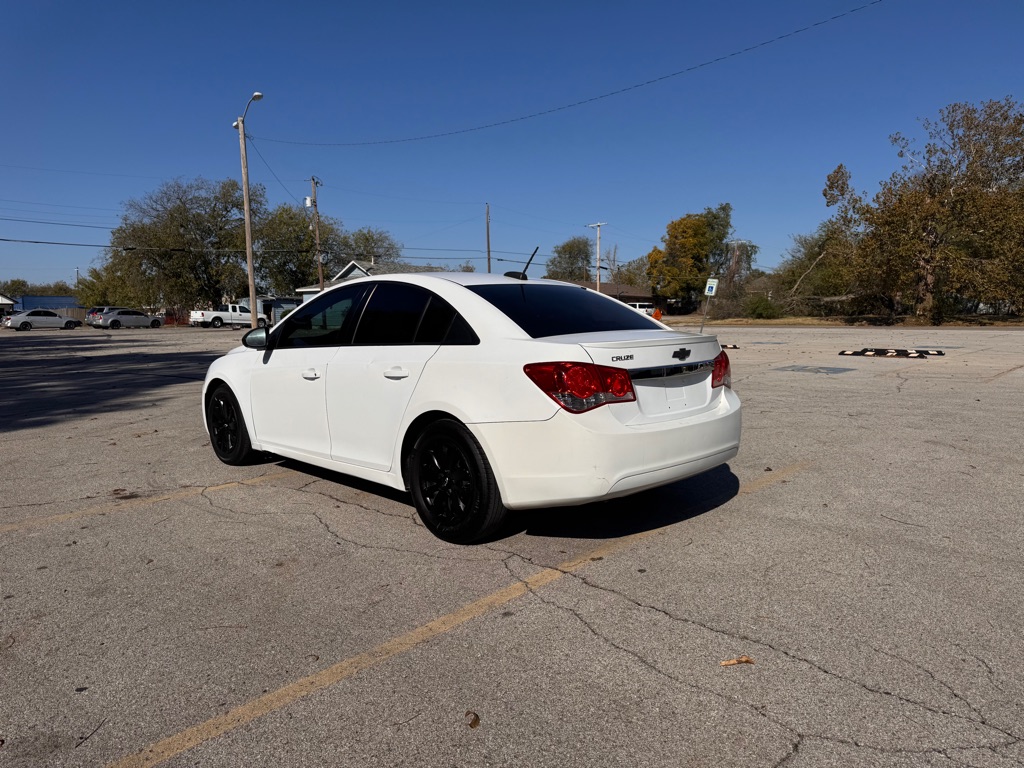 Photo 5 of this CHEVROLET CRUZE