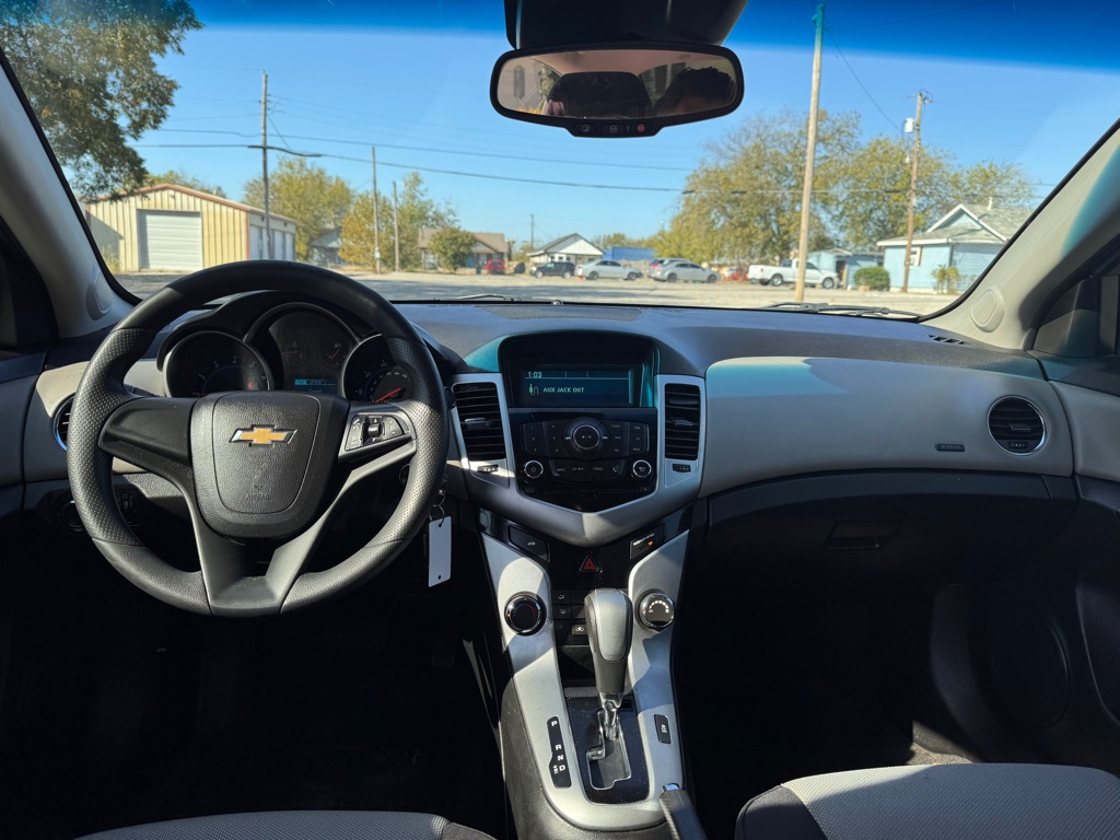 Photo 7 of this CHEVROLET CRUZE