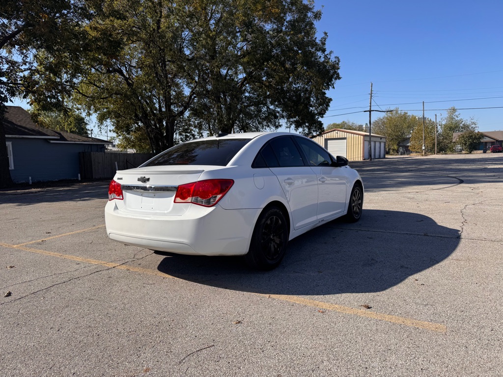 Photo 4 of this CHEVROLET CRUZE