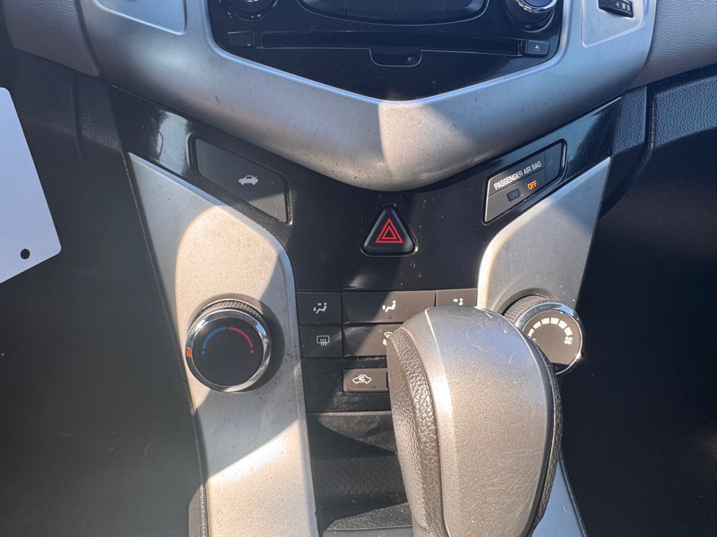 Photo 10 of this CHEVROLET CRUZE