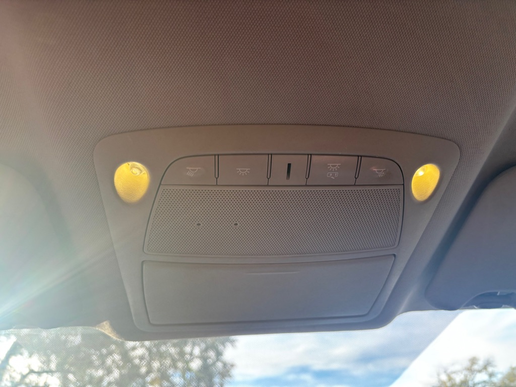 Photo 13 of this NISSAN ROGUE SPORT