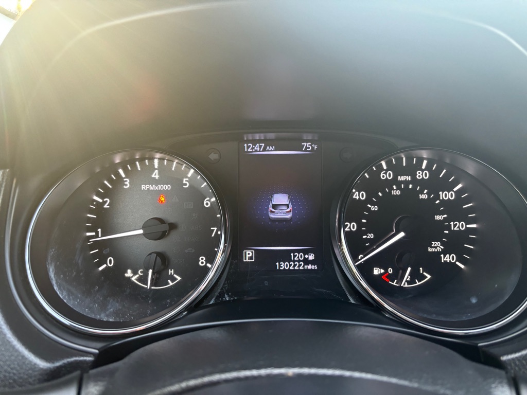 Photo 10 of this NISSAN ROGUE SPORT