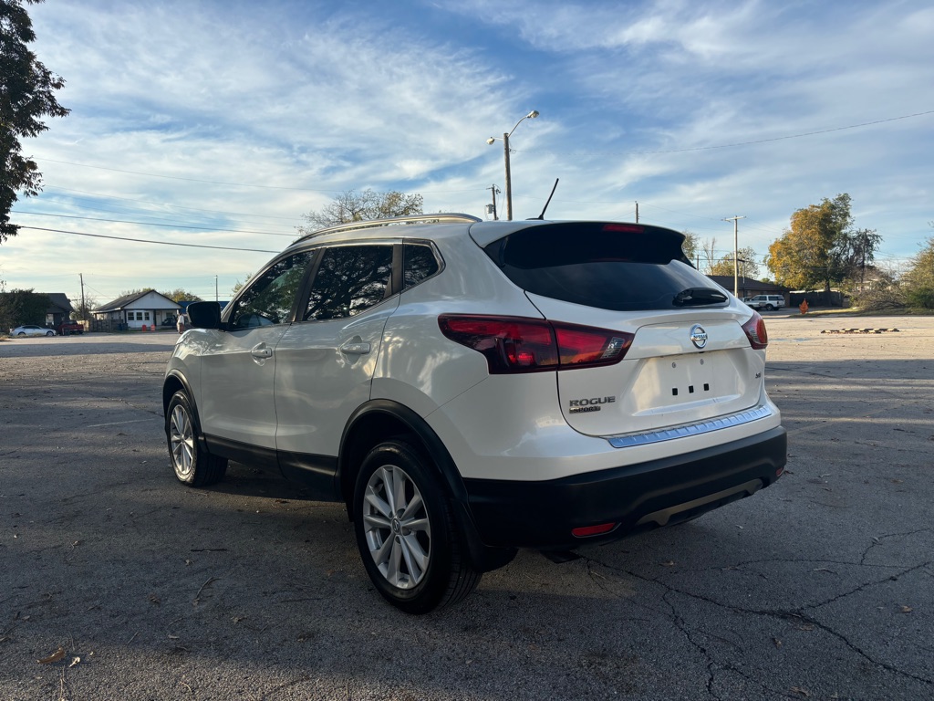 Photo 3 of this NISSAN ROGUE SPORT