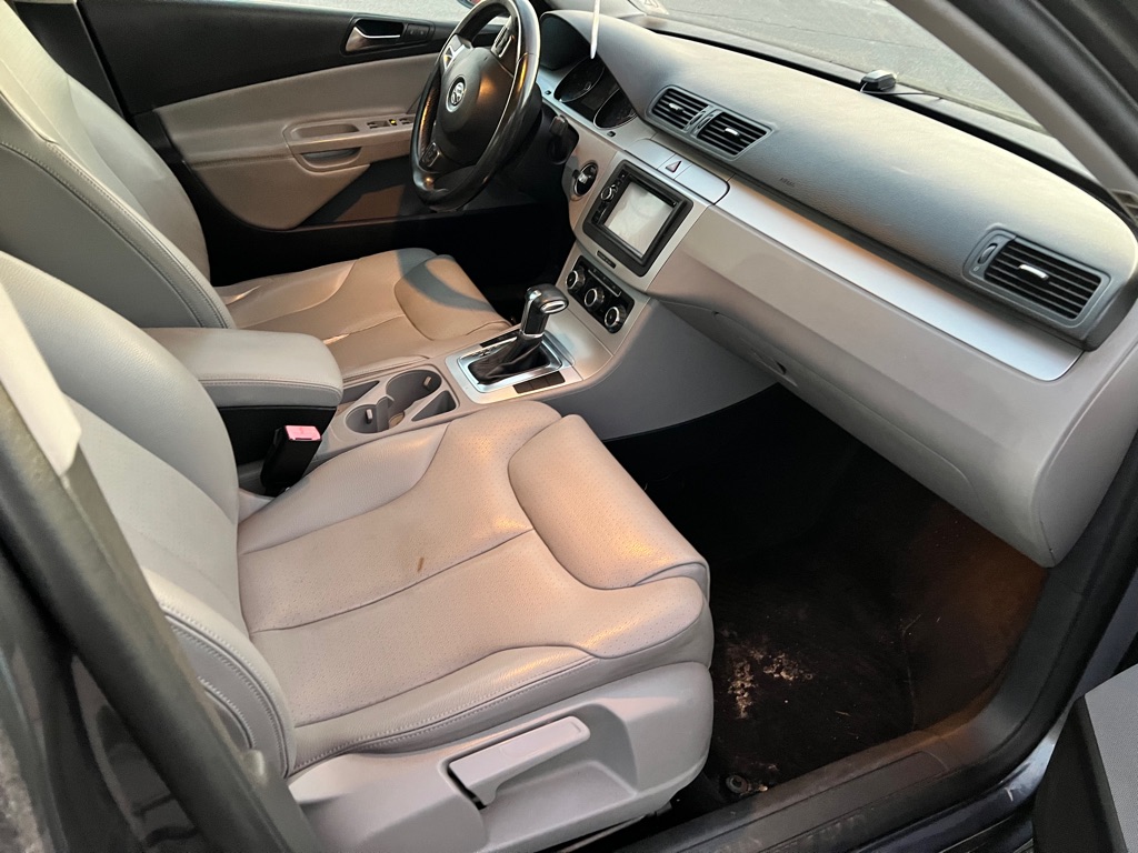 VOLKSWAGEN PASSAT 2010 VOLKSWAGEN PASSAT WVWJK7AN7AE096800