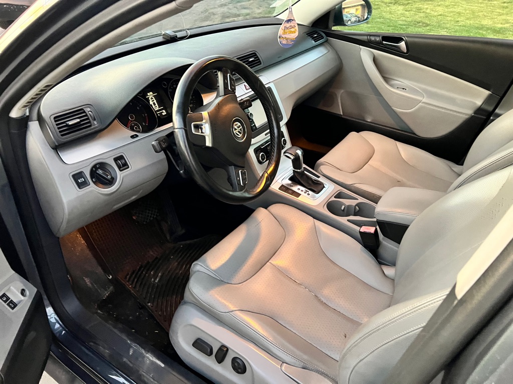 VOLKSWAGEN PASSAT 2010 VOLKSWAGEN PASSAT WVWJK7AN7AE096800