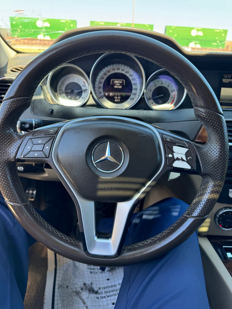 Photo 42 of this MERCEDES-BENZ C-CLASS