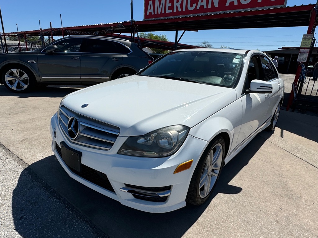 Photo 27 of this MERCEDES-BENZ C-CLASS
