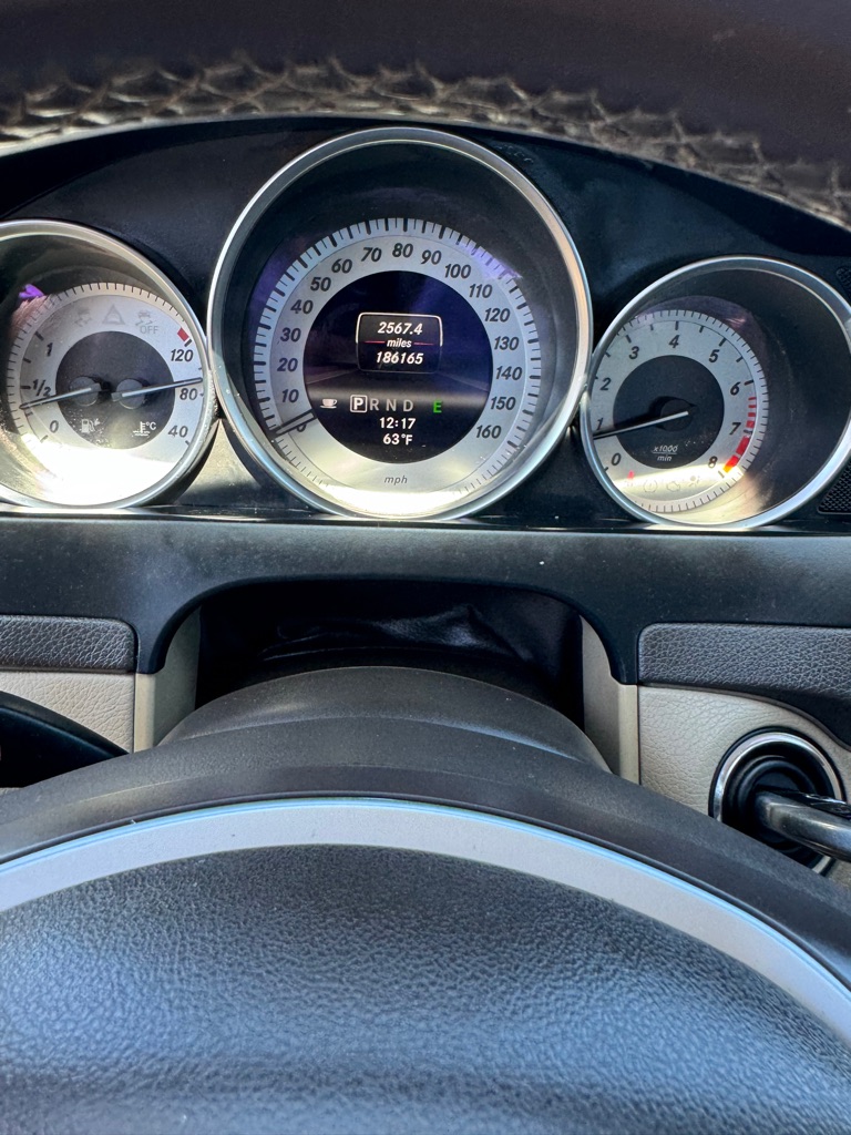 Photo 41 of this MERCEDES-BENZ C-CLASS