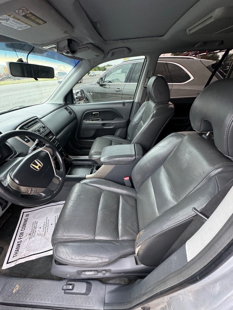 Photo 24 of this HONDA PILOT