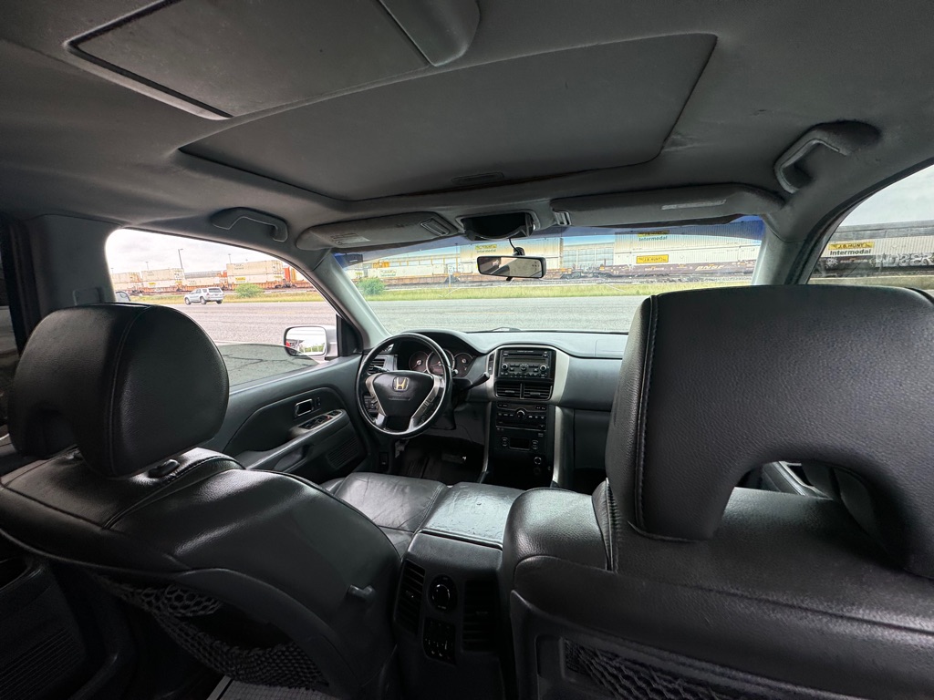Photo 7 of this HONDA PILOT