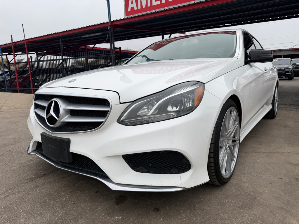 Photo 3 of this MERCEDES-BENZ E-CLASS