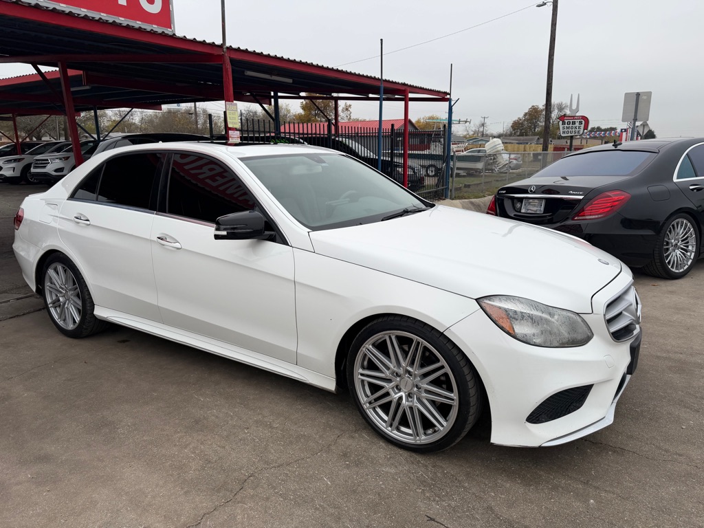 Photo 6 of this MERCEDES-BENZ E-CLASS