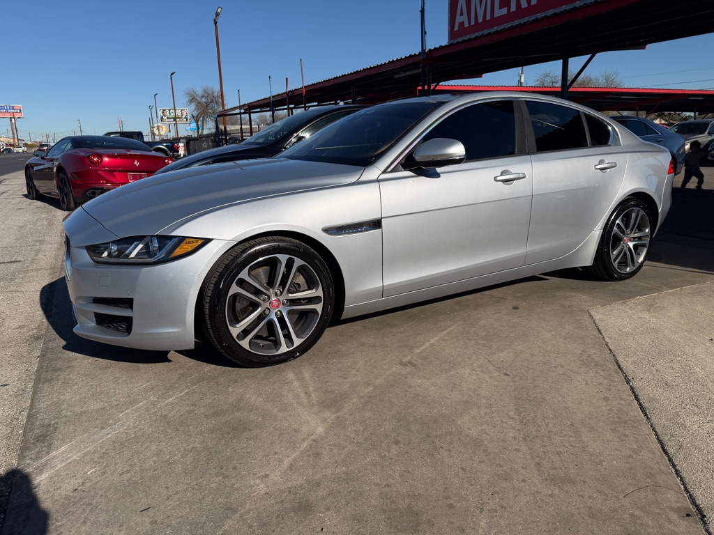 Photo 32 of this JAGUAR XE