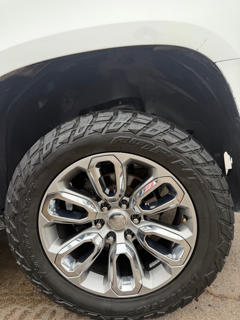 Photo 22 of this GMC YUKON