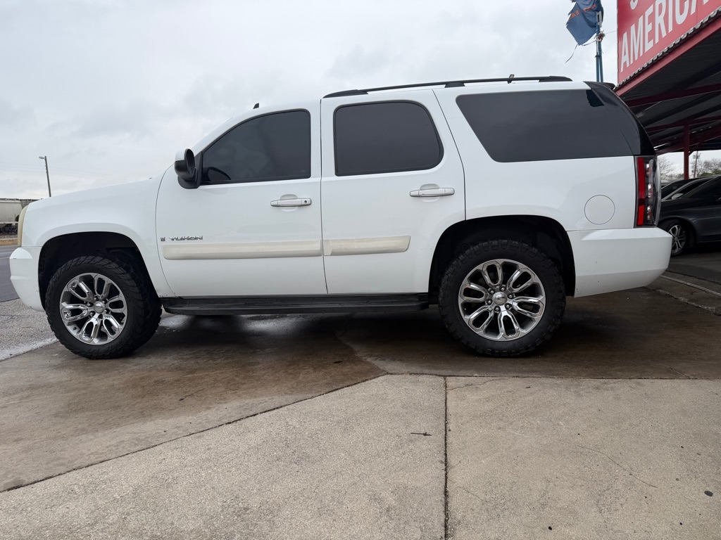 Photo 14 of this GMC YUKON