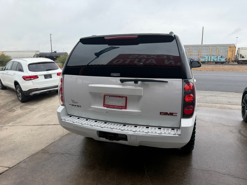 Photo 16 of this GMC YUKON